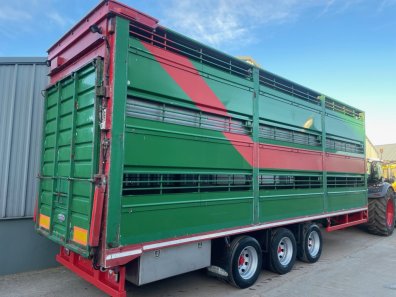 Houghton Parkhouse 30ft 3 deck livestock trailer