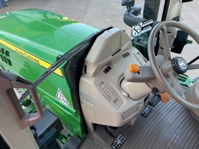 John Deere 6155M