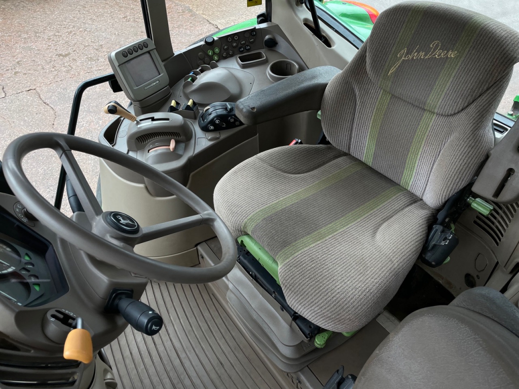 John Deere 6930