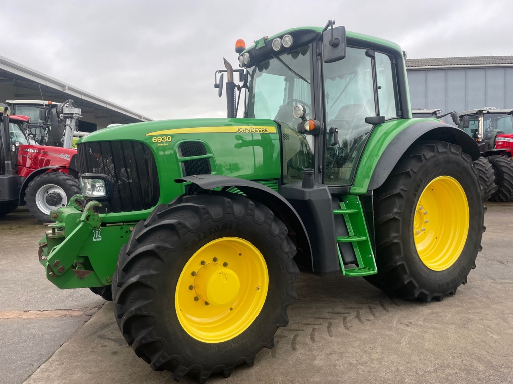 John Deere 6930