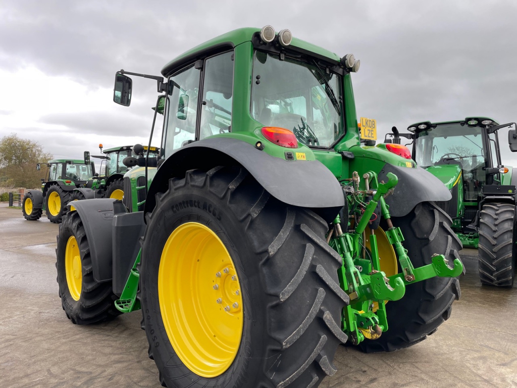 John Deere 6930