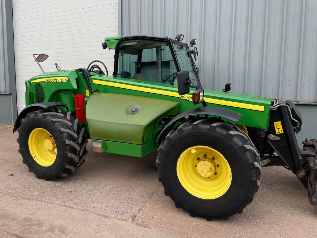 John Deere 3420
