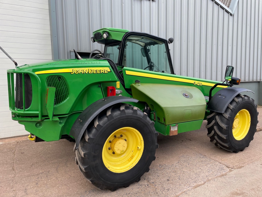 John Deere 3420