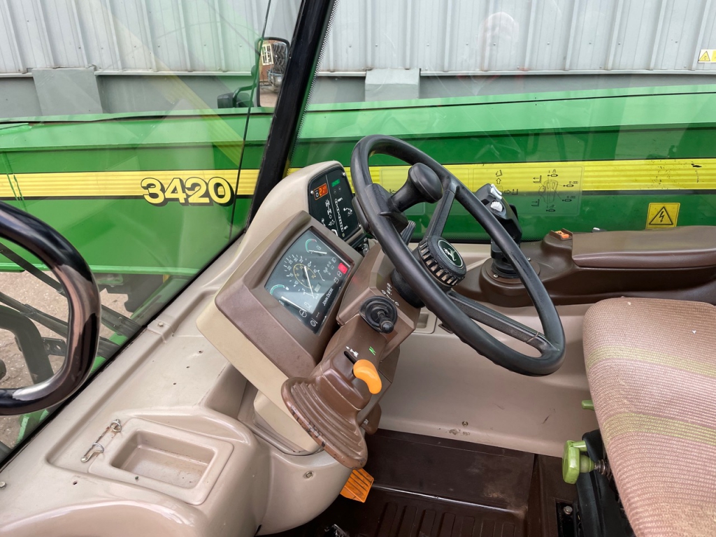 John Deere 3420