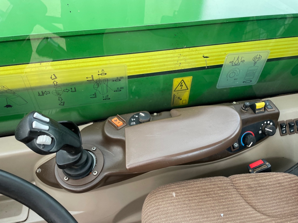 John Deere 3420