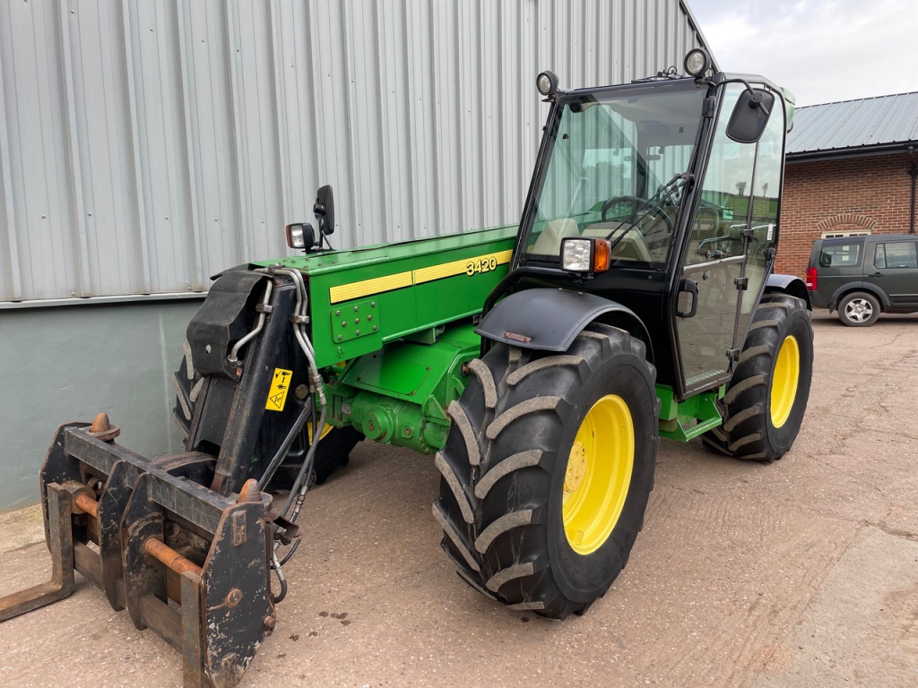 John Deere 3420