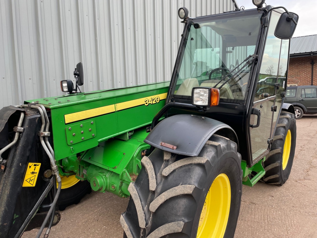 John Deere 3420