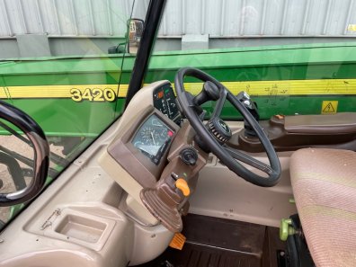John Deere 3420