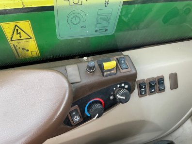 John Deere 3420