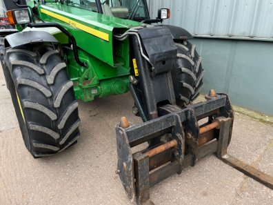 John Deere 3420