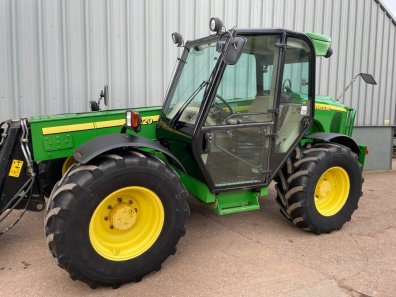 John Deere 3420