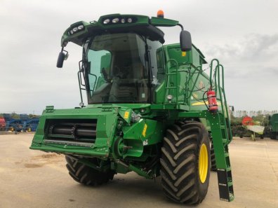 John Deere T560i