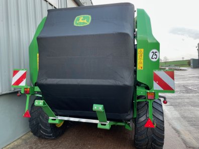 John Deere V451R belt baler