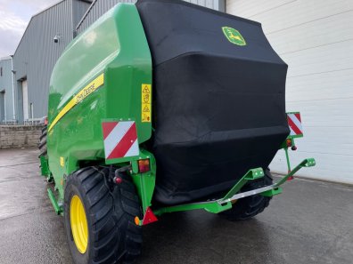 John Deere V451R belt baler
