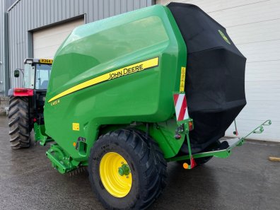 John Deere V451R belt baler