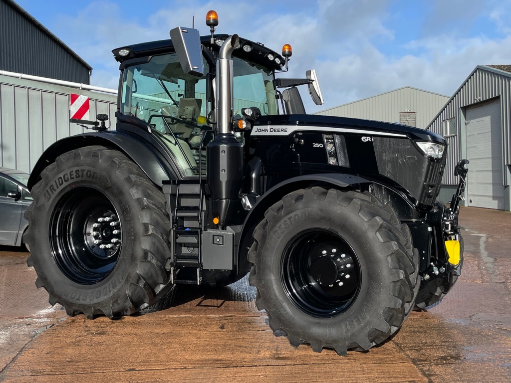 John Deere 6R 250