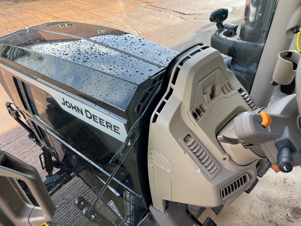 John Deere 6R 250