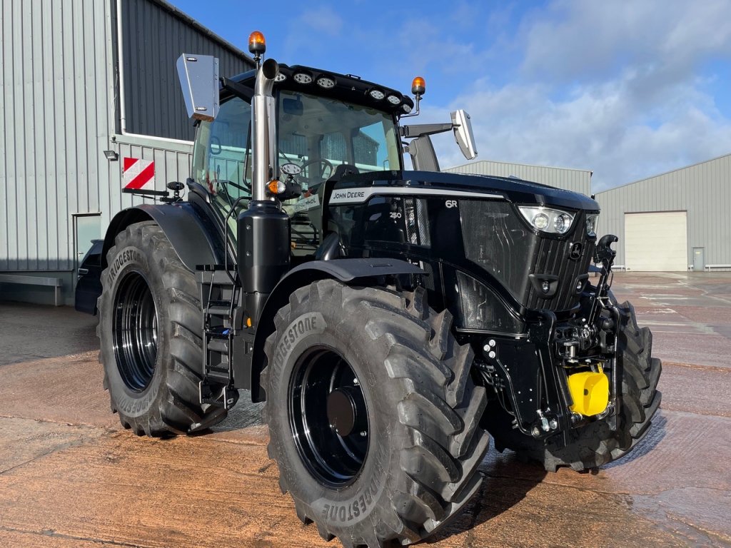 John Deere 6R 250