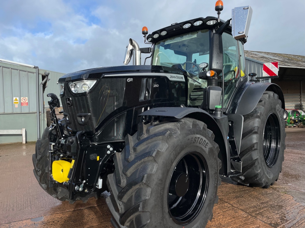 John Deere 6R 250
