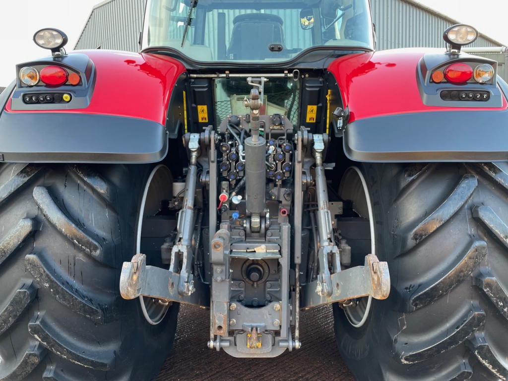 Massey Ferguson 8690