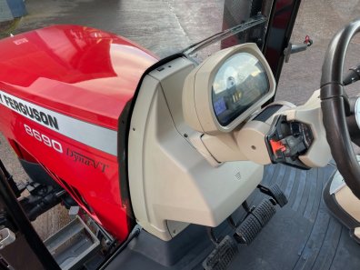 Massey Ferguson 8690