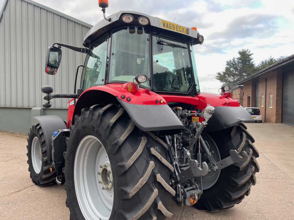 Massey Ferguson 6716S Efficient