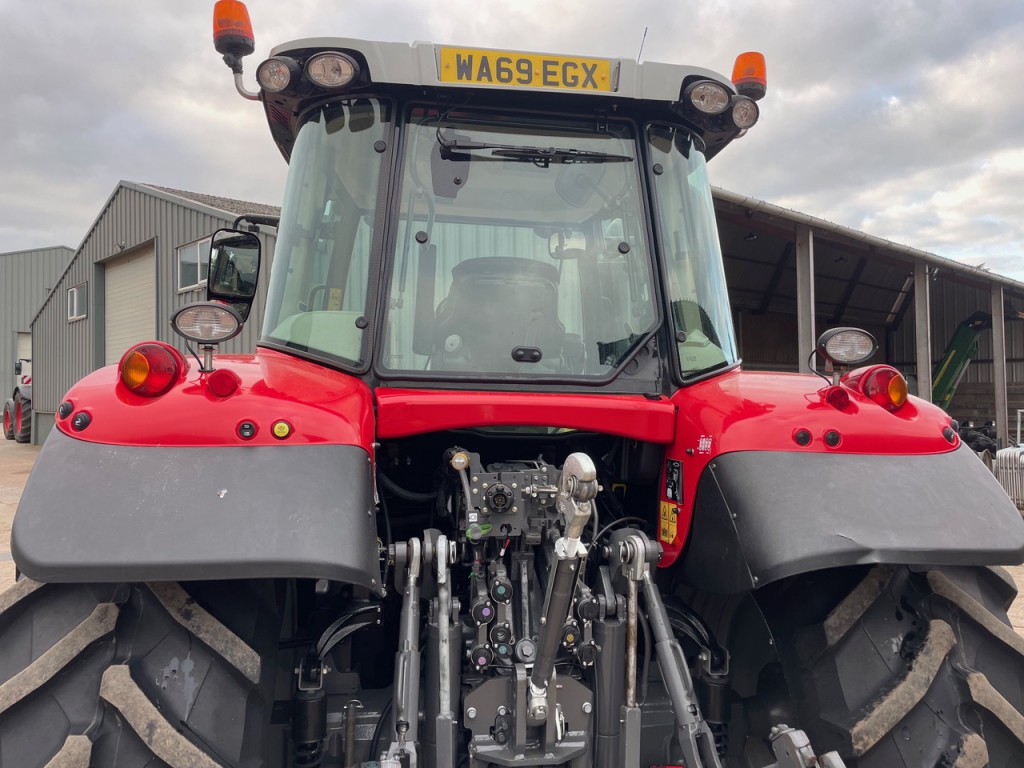 Massey Ferguson 6716S Efficient