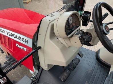 Massey Ferguson 6716S Efficient