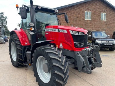 Massey Ferguson 6716S Efficient