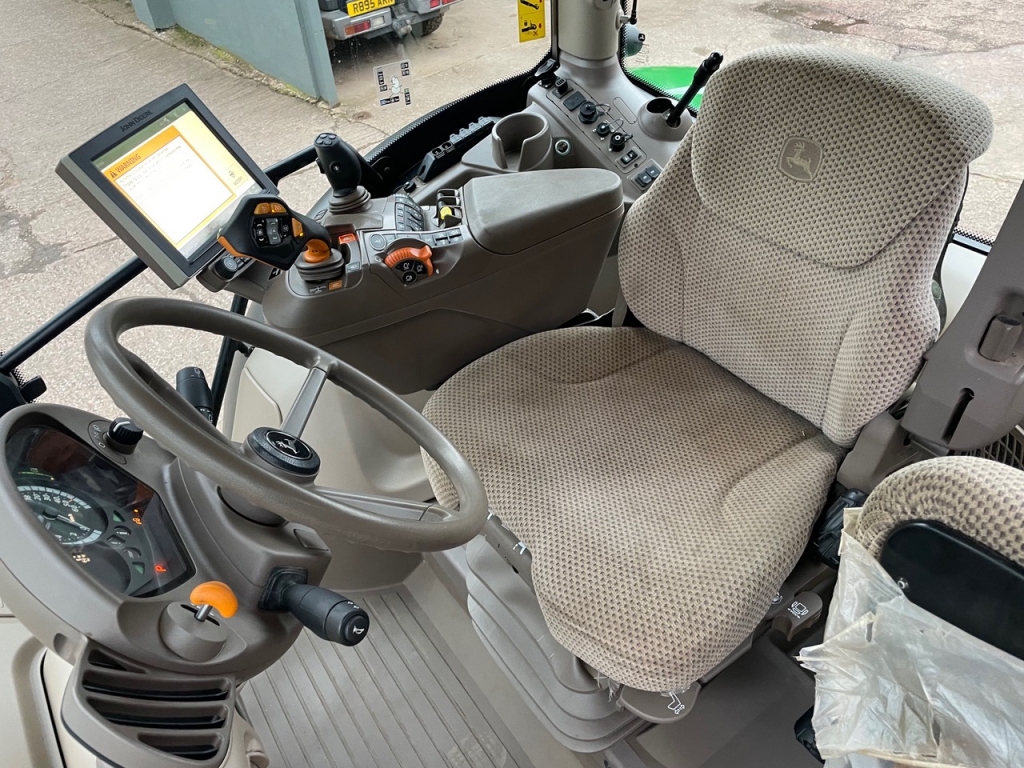 John Deere 6155R