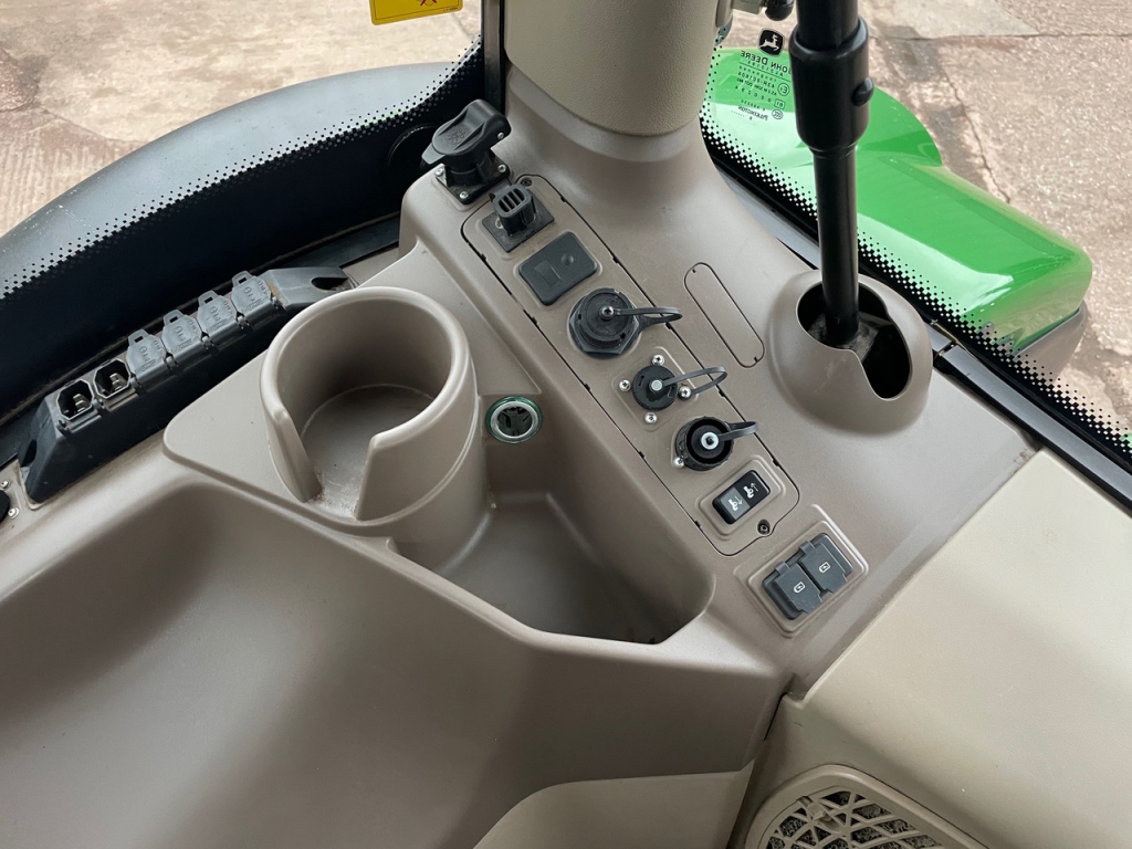 John Deere 6155R