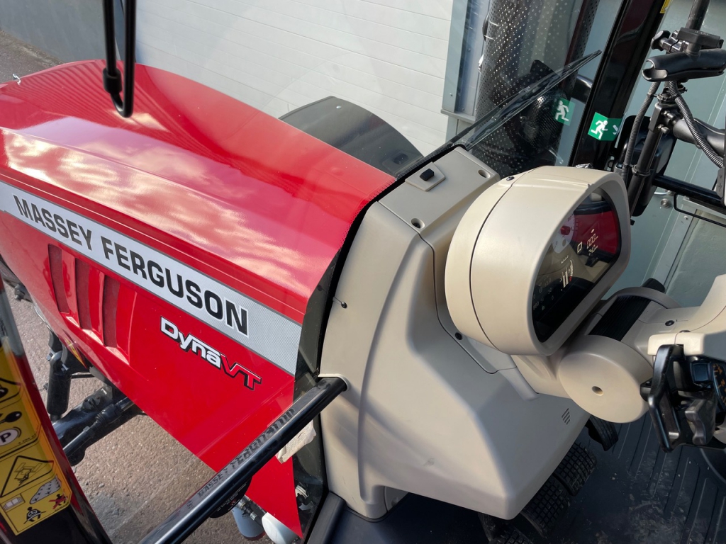 Massey Ferguson 7726S Exclusive