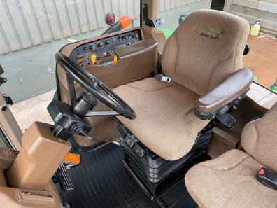 John Deere 8430