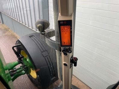John Deere 8430