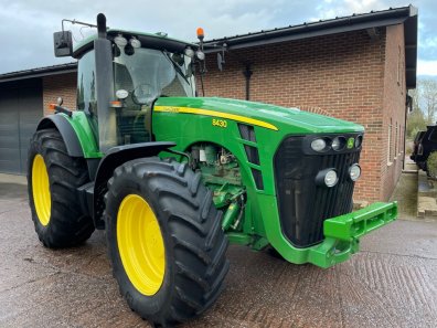 John Deere 8430