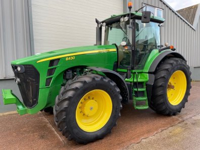 John Deere 8430
