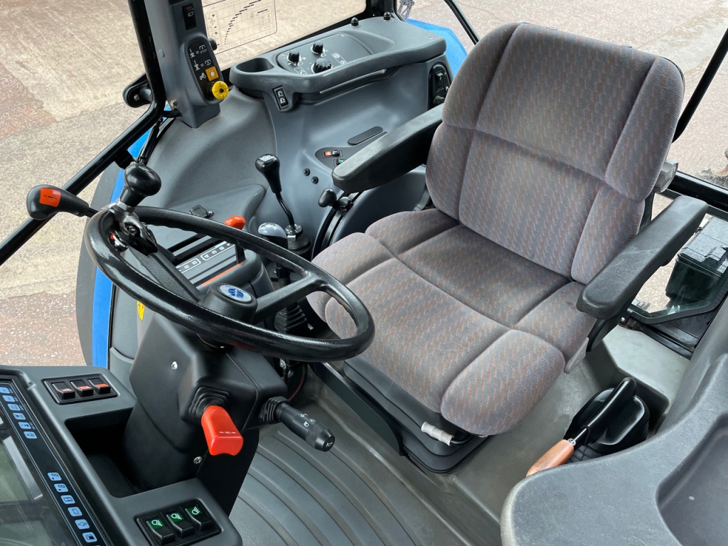 New Holland TS115 SLE