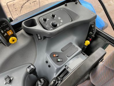 New Holland TS115 SLE