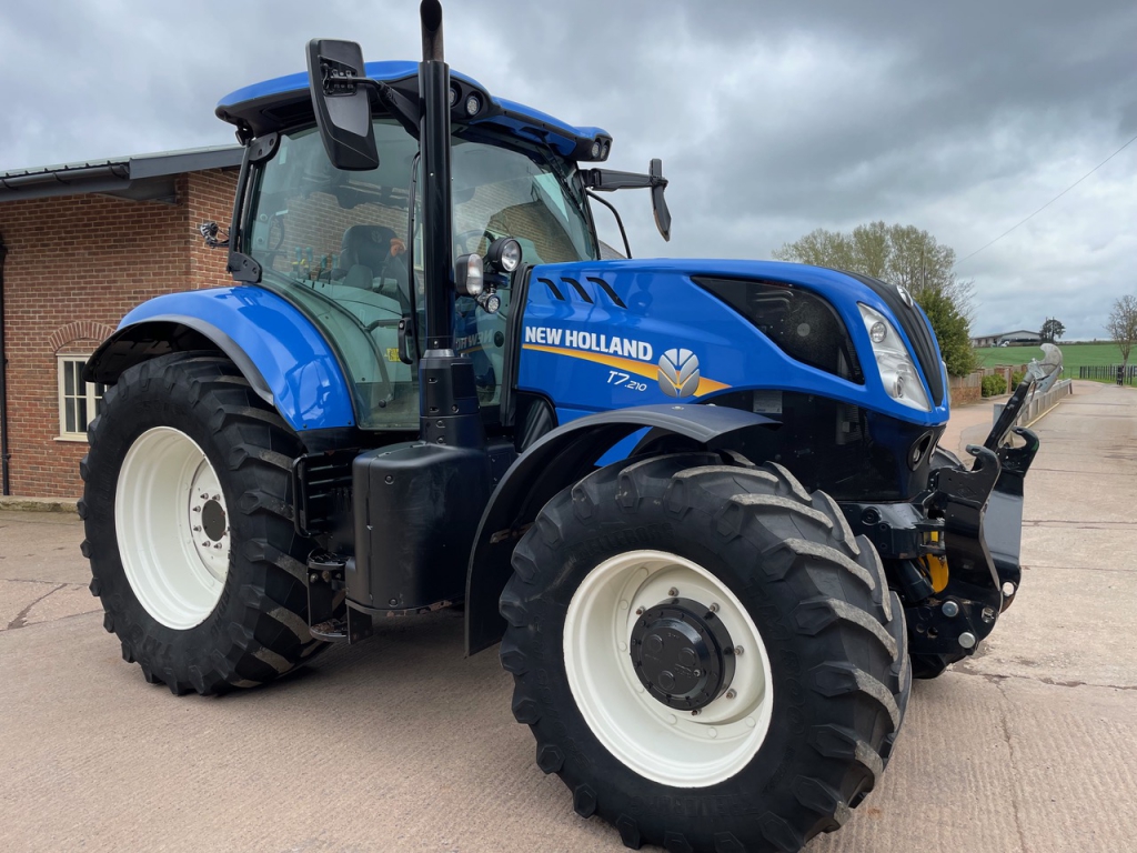 New Holland T7.210