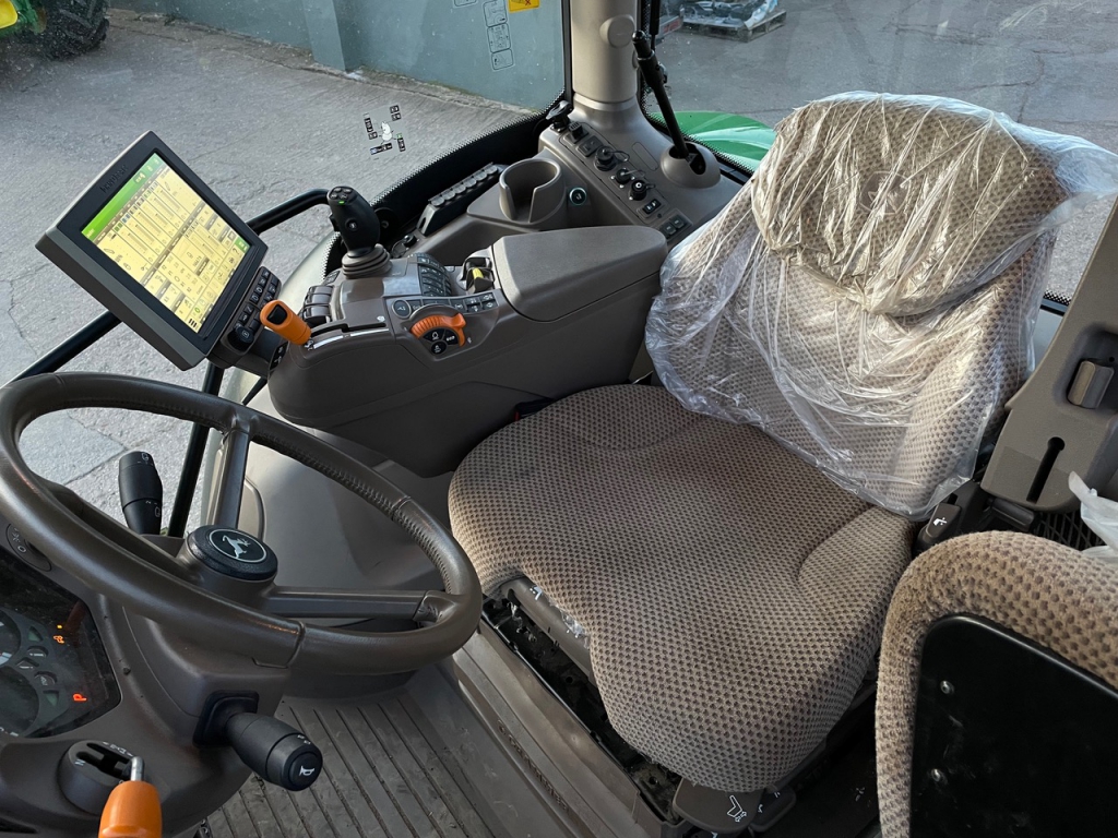 John Deere 6155R