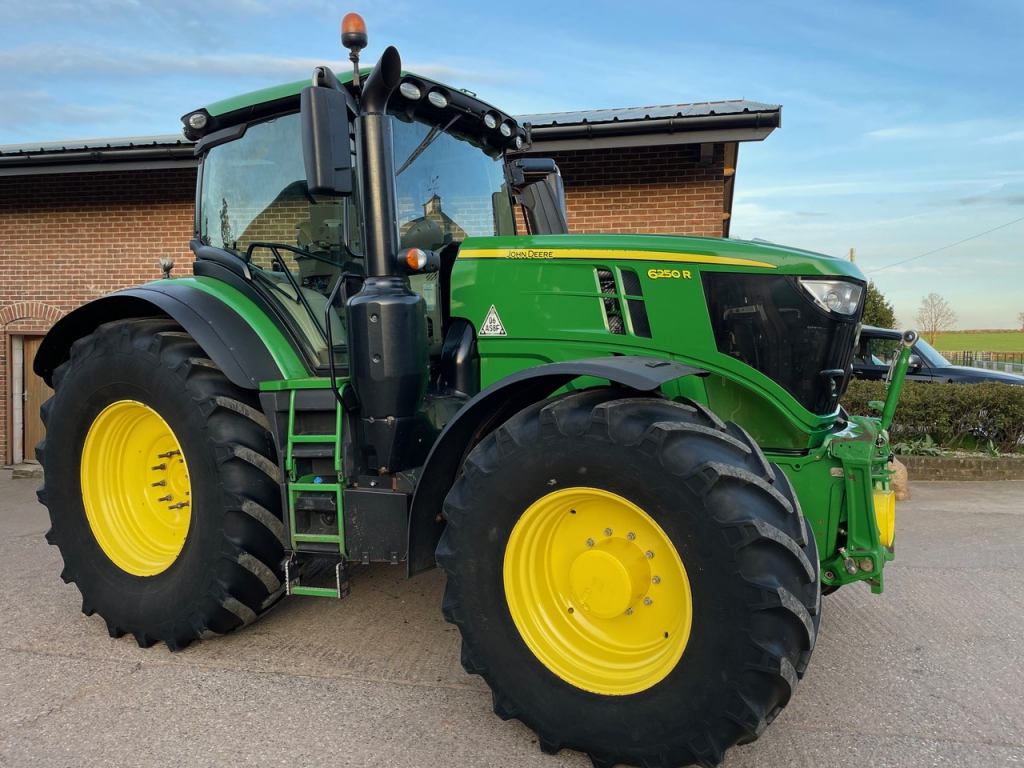 John Deere 6250R