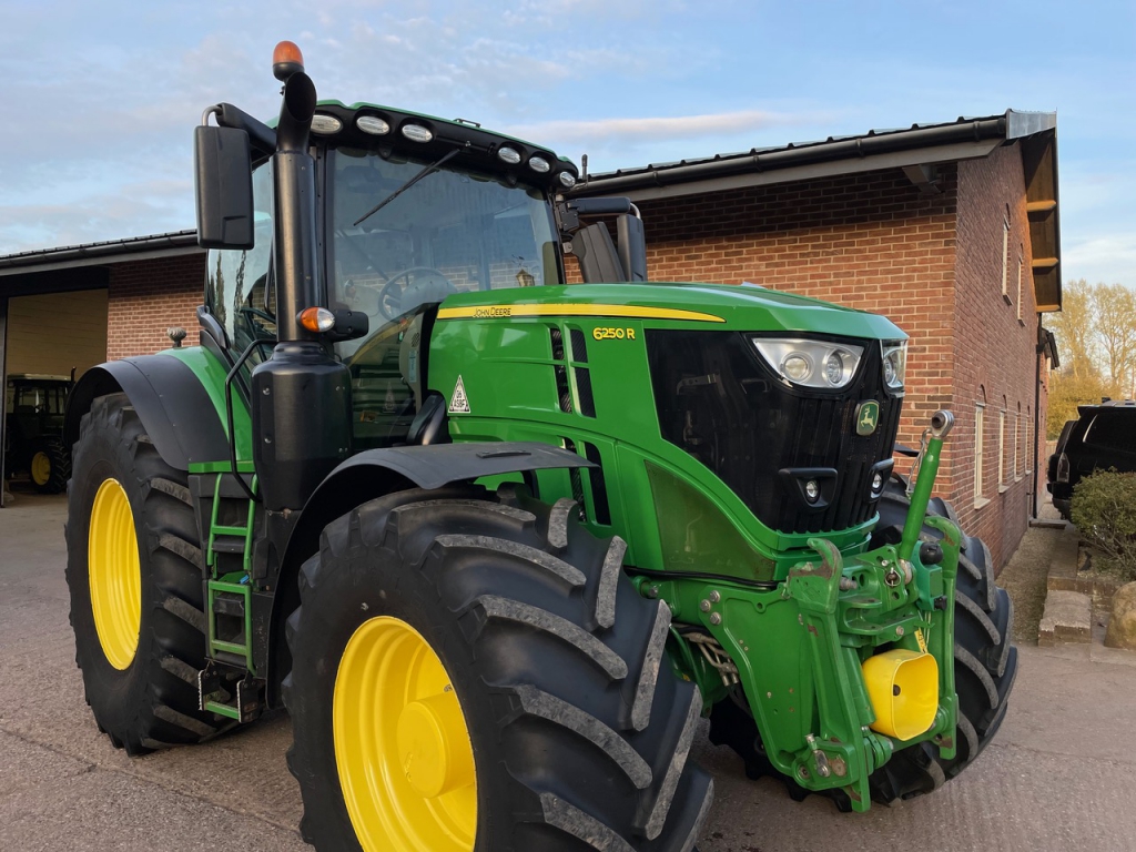 John Deere 6250R