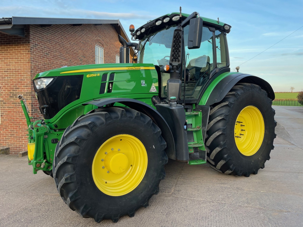 John Deere 6250R