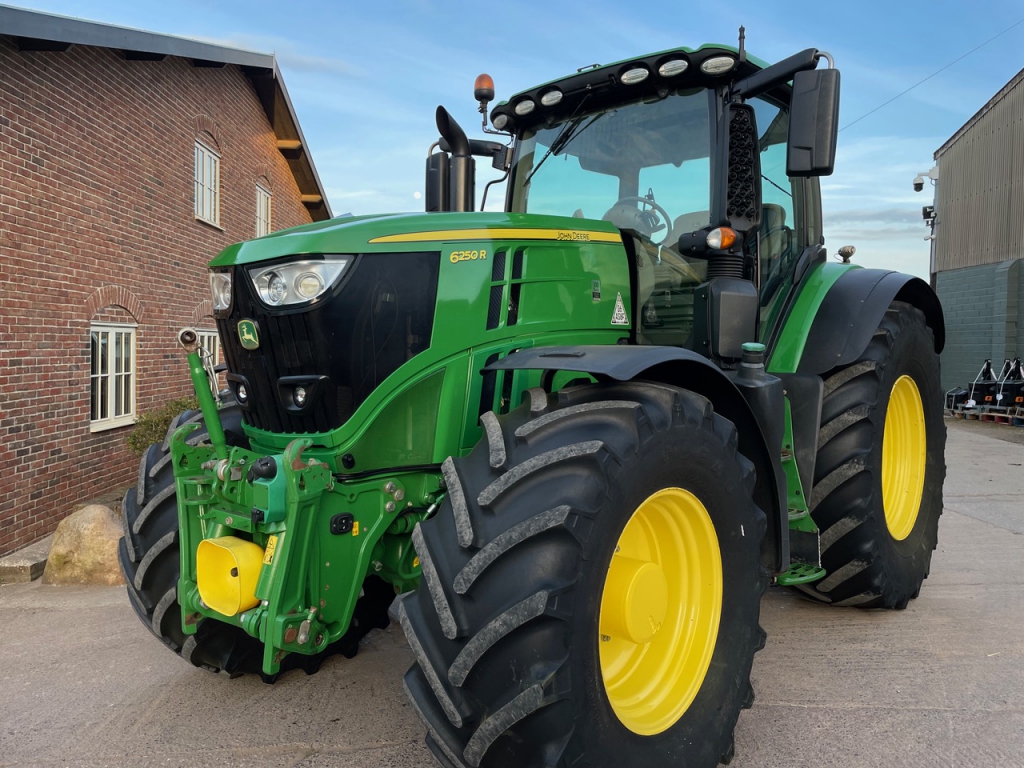 John Deere 6250R