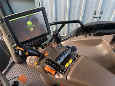 John Deere 6250R