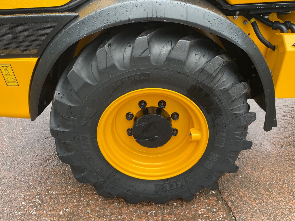 JCB TM220