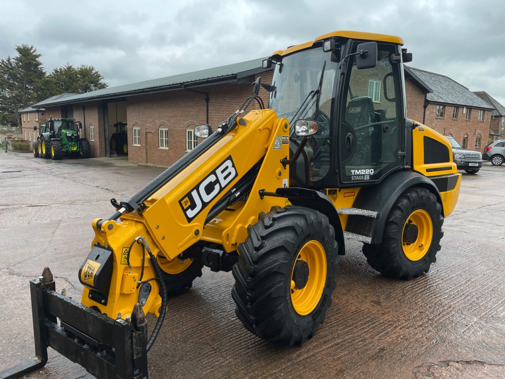 JCB TM220