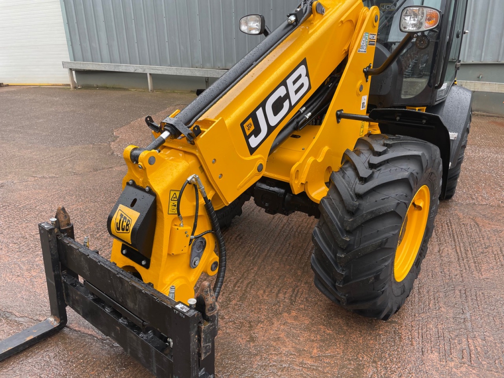 JCB TM220