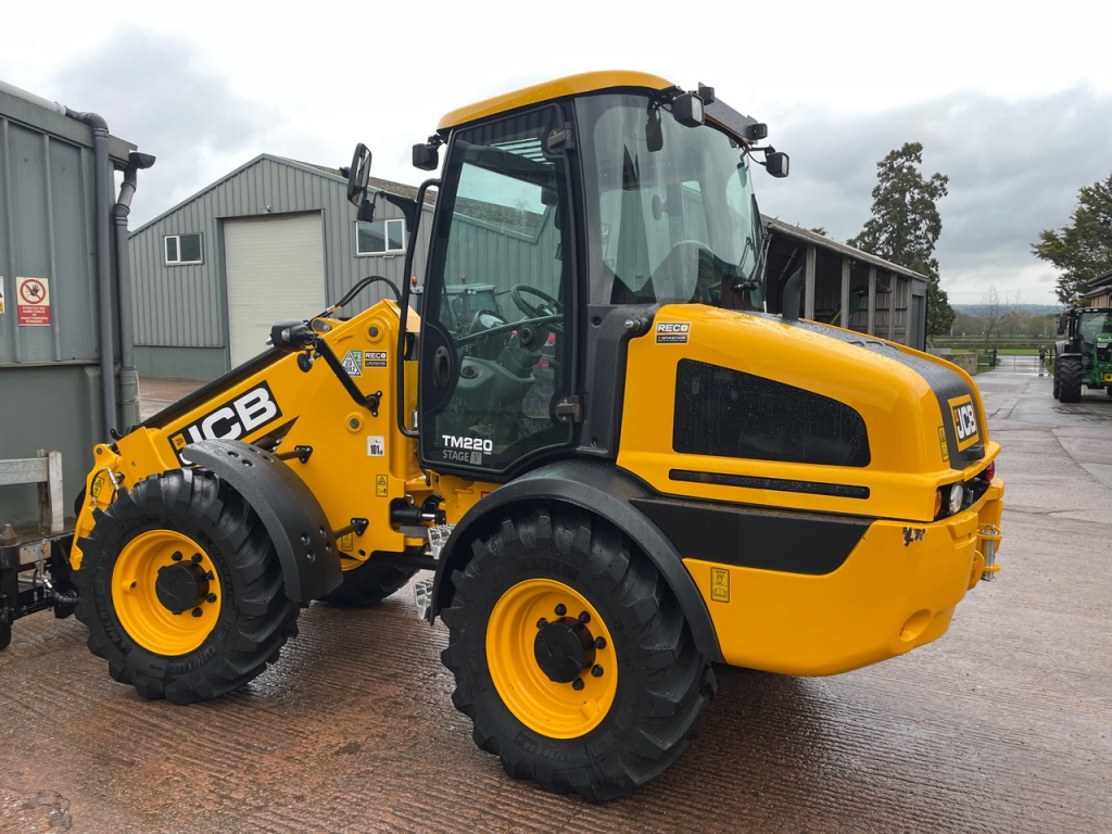 JCB TM220
