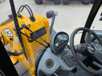 JCB TM220